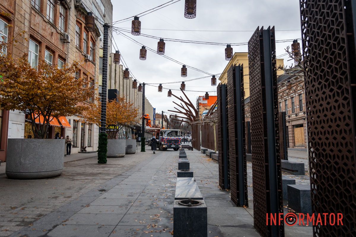 17 кілометрів святкових гірлянд: на вулиці Дніпра повертають новорічну ілюмінацію після трьох років війни 1