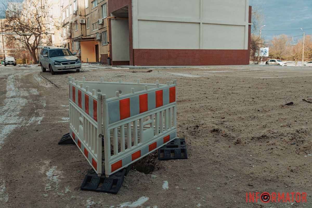 Для разборки этих секций задействовали кран Для разборки этих секций задействовали кран