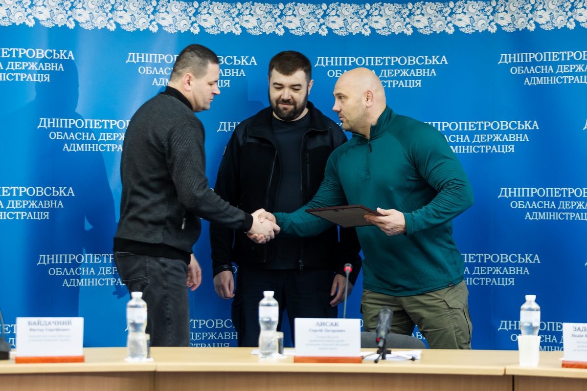 Вручили учасникам бойових дій сертифікати на придбання житла На Дніпропетровщині півсотні учасників бойових дій отримали грошові сертифікати на придбання житла 4