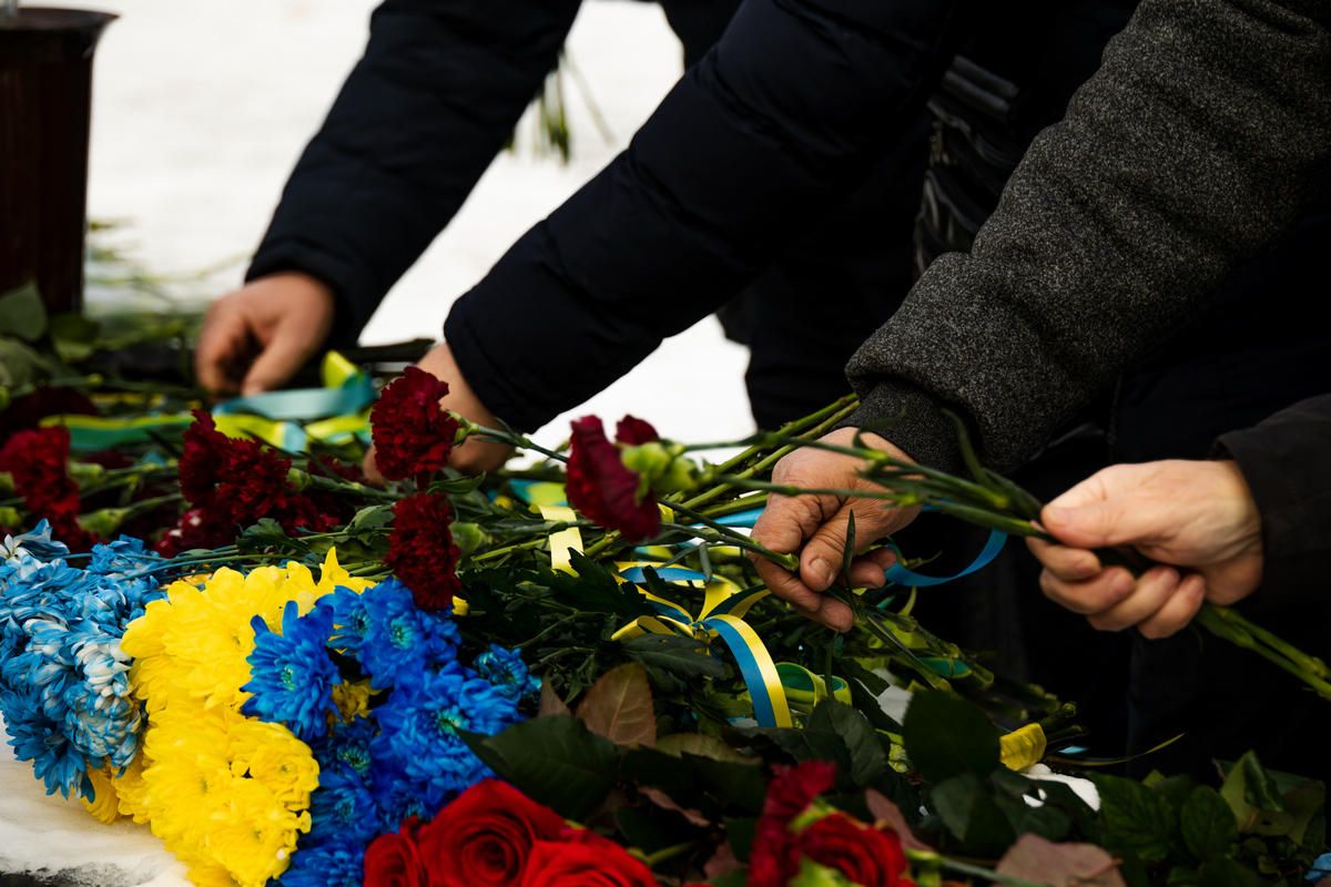 До меморіалу поклали квіти