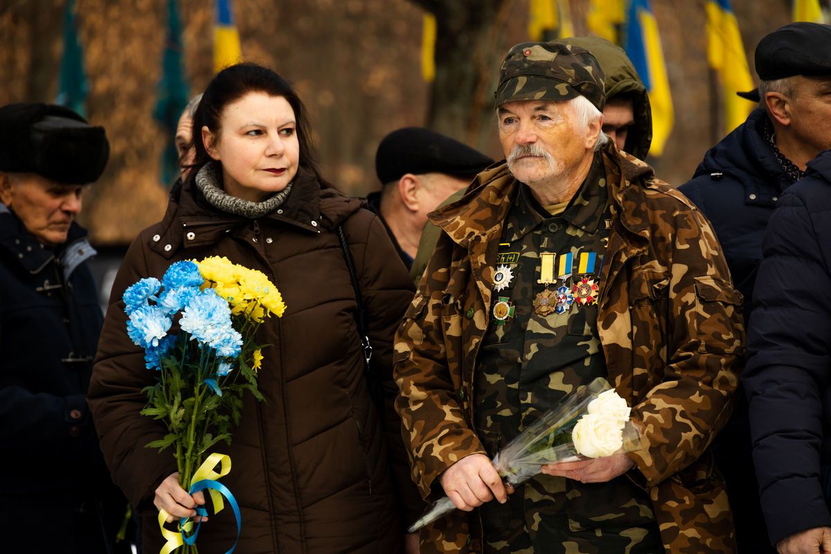 У Дніпрі, біля меморіалу “Чорнобильський дзвін”, зібрались представники обласної влади, ліквідатори аварії, фахівці ДСНС, поліції, а також небайдужі мешканці