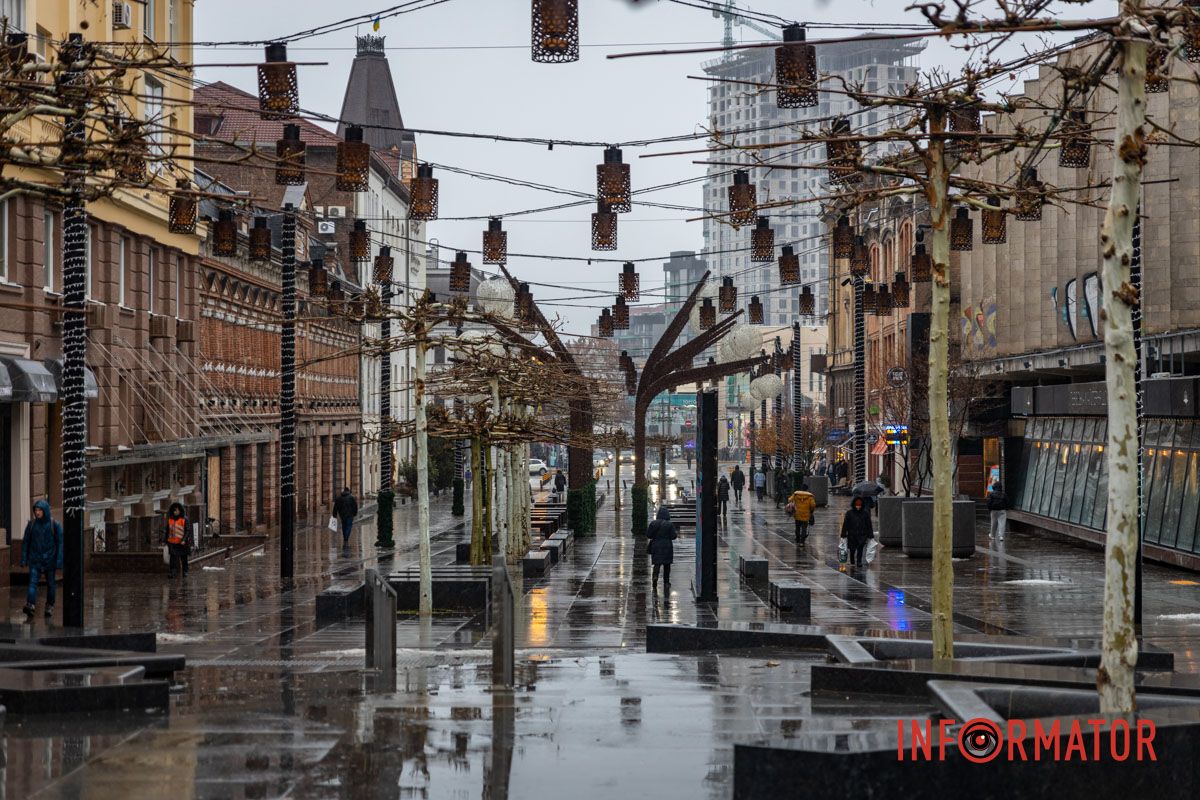 Первозвановская, 2-д Мишки за рулем Volkswagen и грузовик с подарками: где в Днепре сделать праздничные фото 5