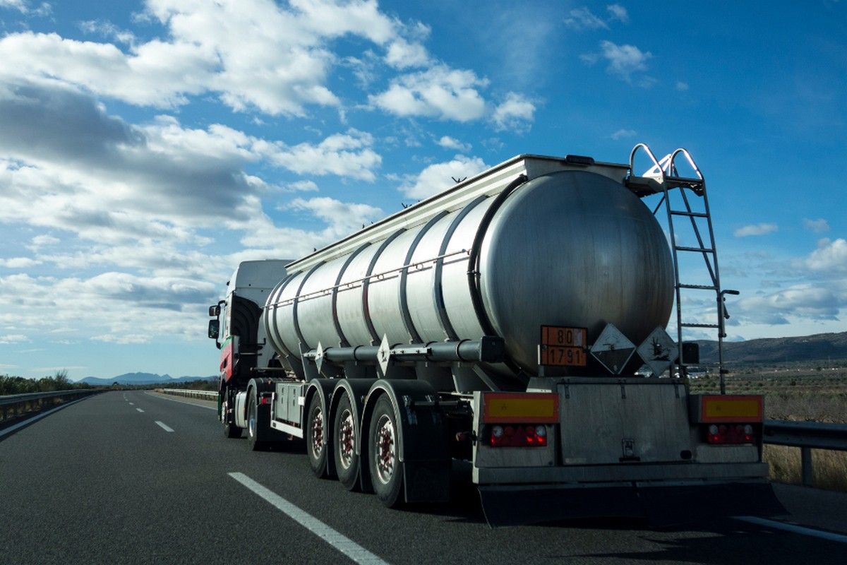 Асоціація «Паливно-енергетичного бізнесу» — організація, що орієнтована на підтримку регіональних мереж АЗС. Асоціація «Паливно-енергетичного бізнесу» — організація, що орієнтована на підтримку регіональних мереж АЗС.