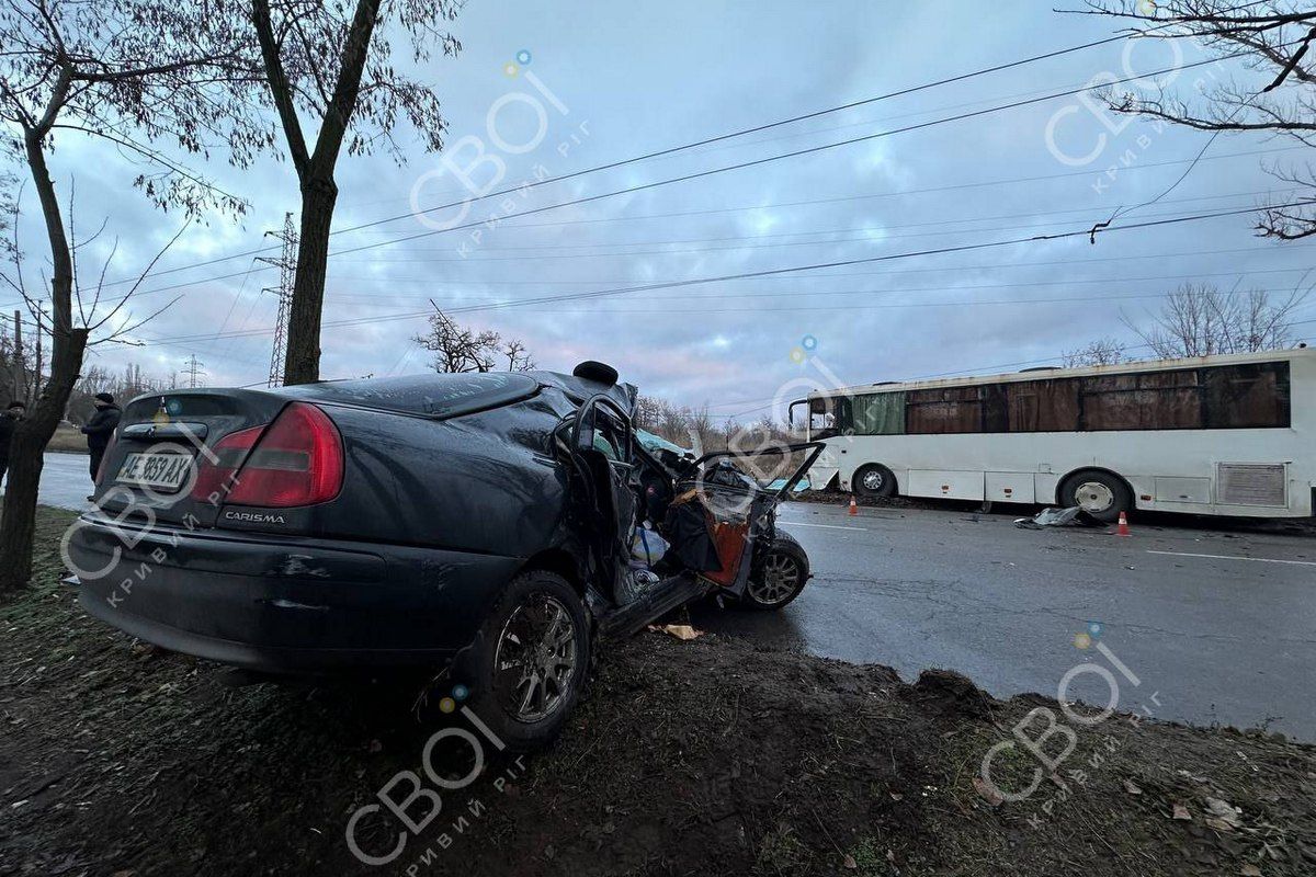 18 грудня у Кривому Розі, на вулиці Миколи Світальського, сталася смертельна аварія 18 грудня у Кривому Розі, на вулиці Миколи Світальського, сталася смертельна аварія