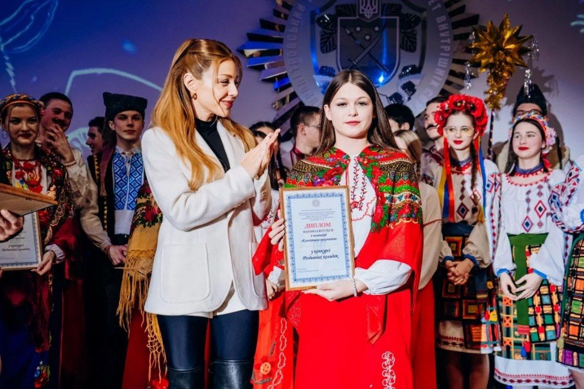 Гостею мероприятия была певица Тина Кароль Гостею мероприятия была певица Тина Кароль