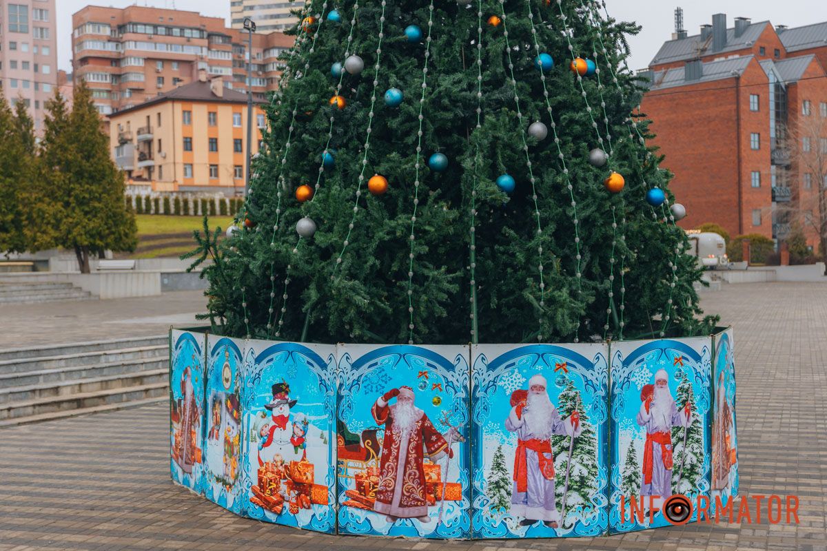 Информатор побывал на месте и снял, как выглядит новогодняя красавица на этой локации