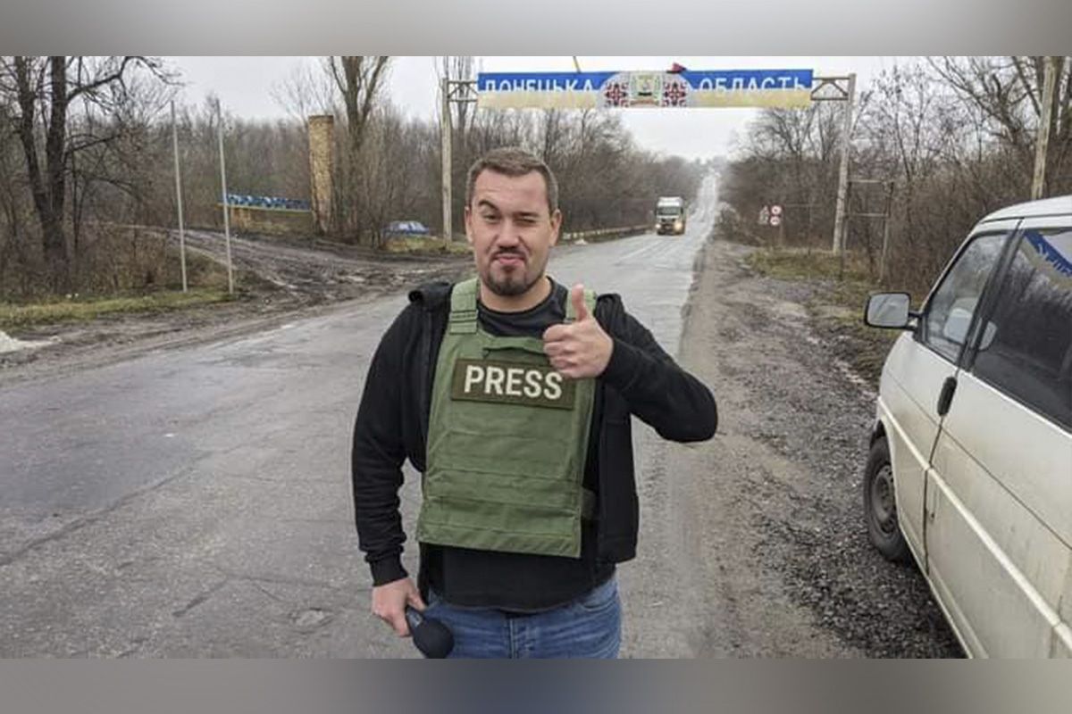 Андрей Никитин работает над материалом в Донецкой области Андрей Никитин работает над материалом в Донецкой области