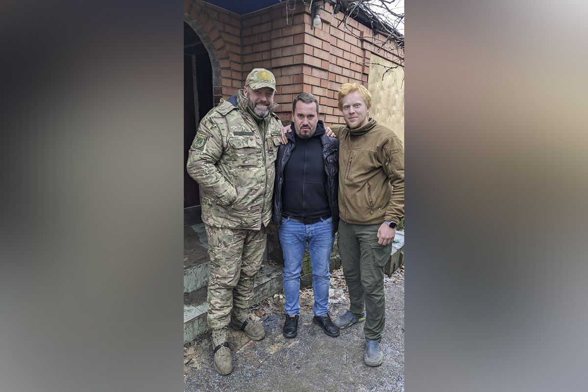 Слева направо: Олег Тягнибок, Андрей Никитин и Михаил Бикетов (погиб) Слева направо: Олег Тягнибок, Андрей Никитин и Михаил Бикетов (погиб)
