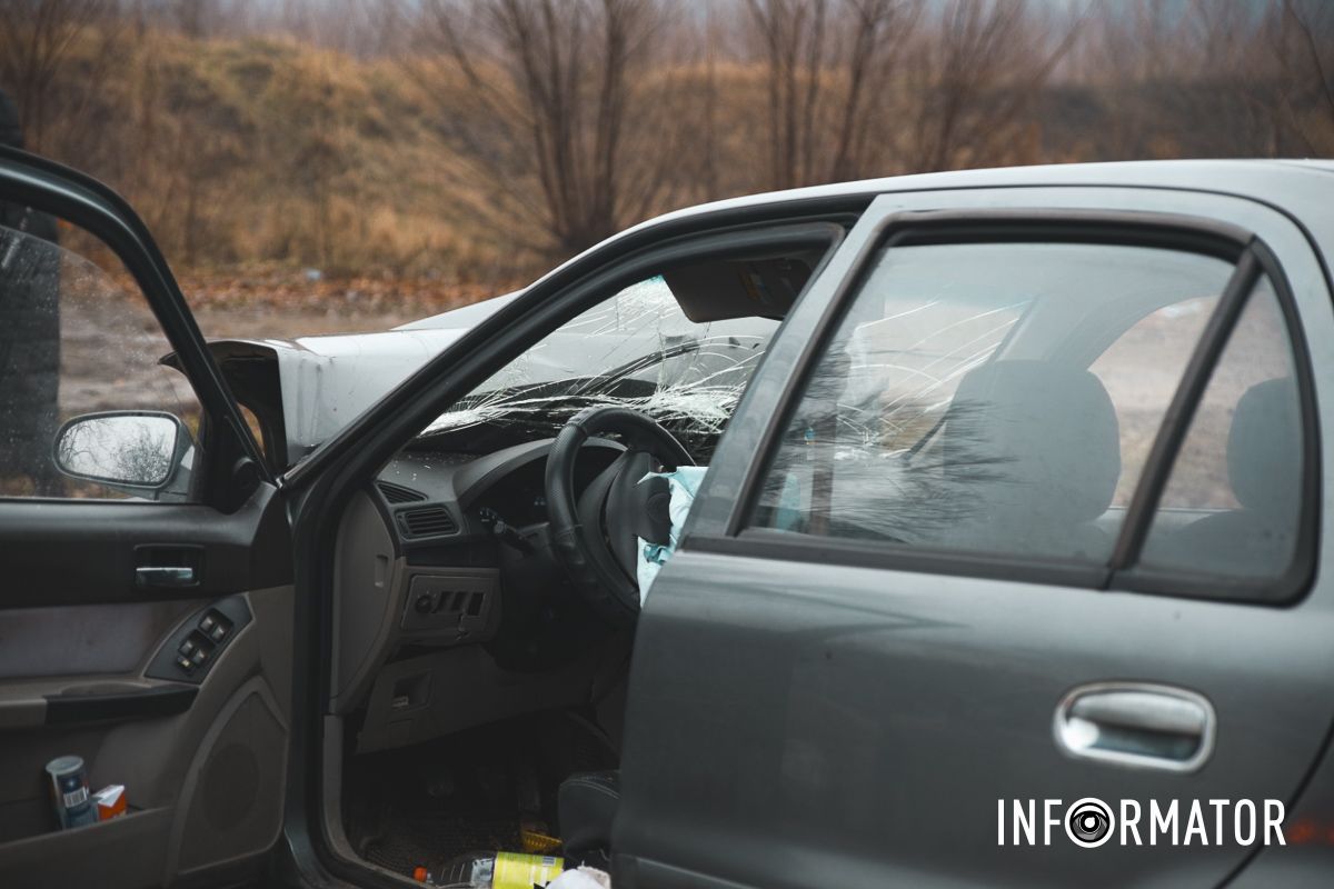 У Дніпрі навпроти АЗС "Юкон" на Запорізькому шосе Geely влетів у Volvo: рух ускладнено 7