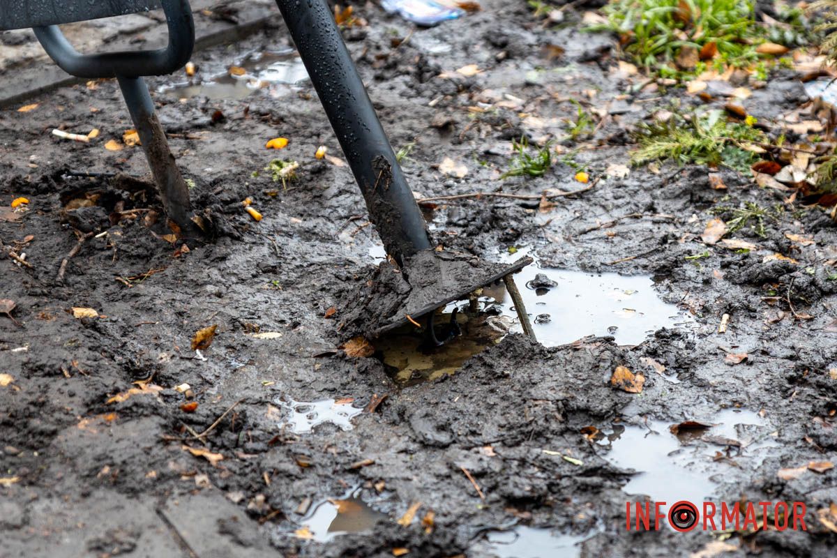 Вандализм в центре спального района