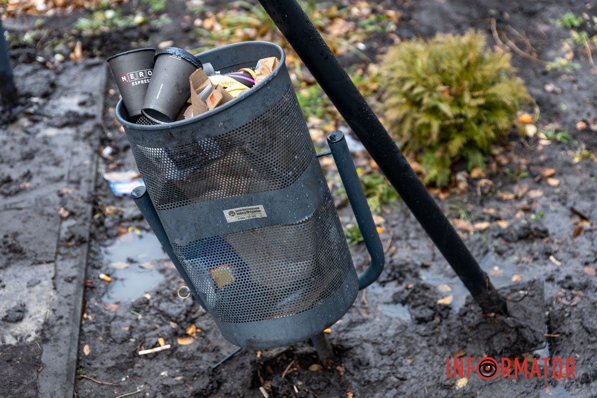 Жители района рассказывают, что это последствия конфликта между компанией молодых людей, употреблявших алкоголь в сквере