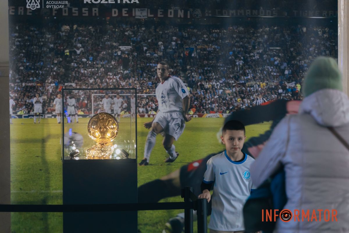 Нагороду поставили на залізничному вокзалі