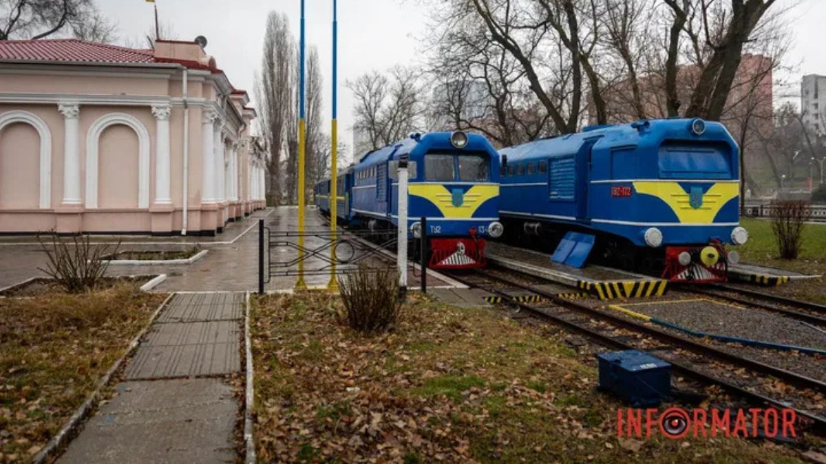 В Днепре билеты на детскую железную дорогу можно купить через чат-боты "Укрзалізниці" в мессенджерах