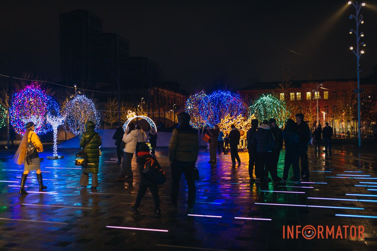 Час для святкових прогулянок по Дніпру