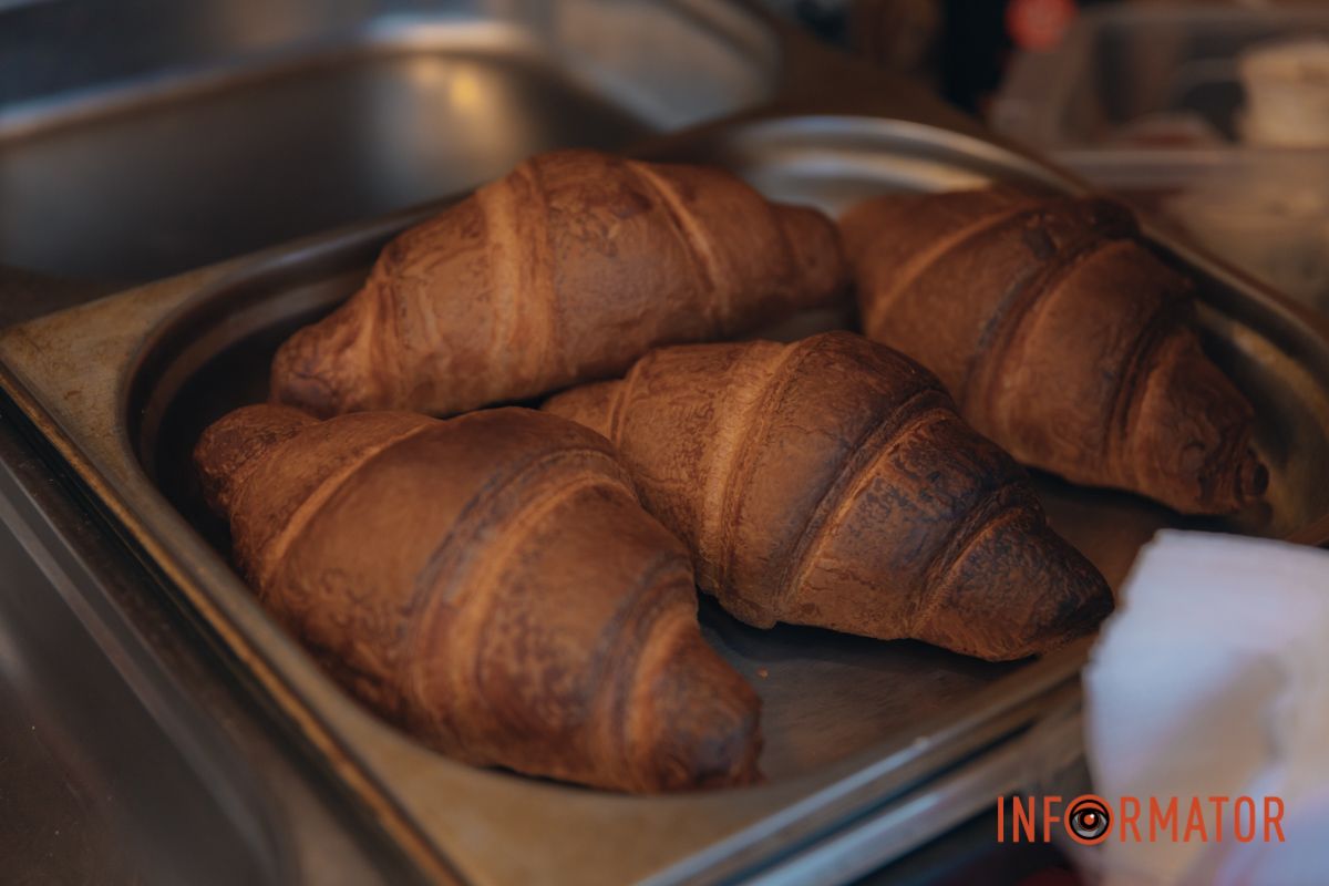 В Днепре у входа в парк Шевченко заработала новогодняя ярмарка с фотозоной: какие цены 4