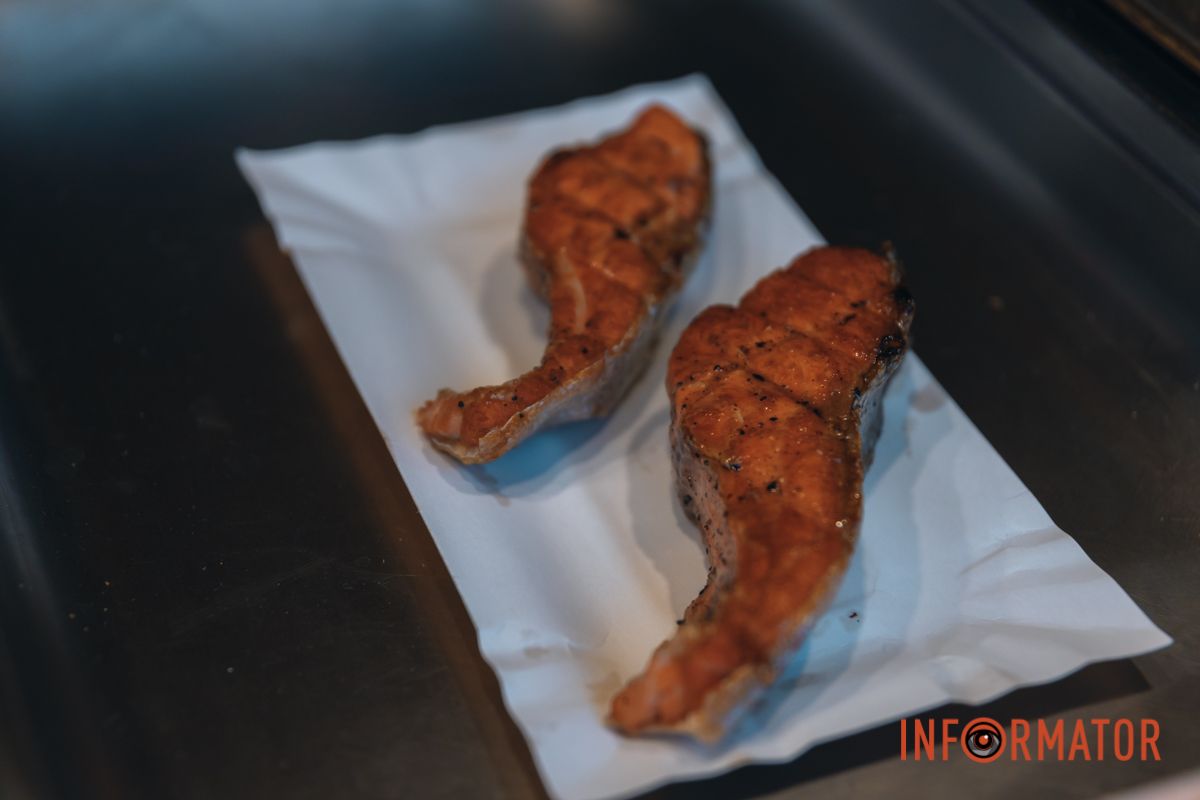 В Днепре у входа в парк Шевченко заработала новогодняя ярмарка с фотозоной: какие цены 6