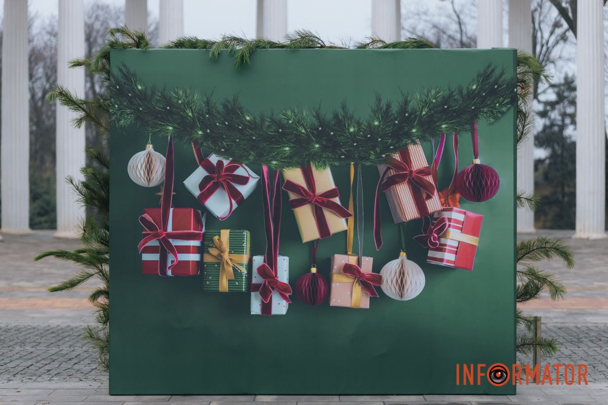 В Днепре у входа в парк Шевченко заработала новогодняя ярмарка с фотозоной: какие цены 12