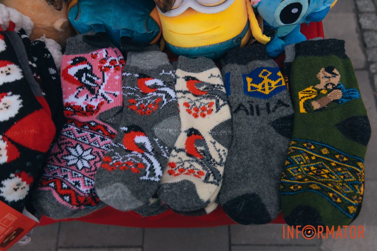 В Днепре у входа в парк Шевченко заработала новогодняя ярмарка с фотозоной: какие цены 24