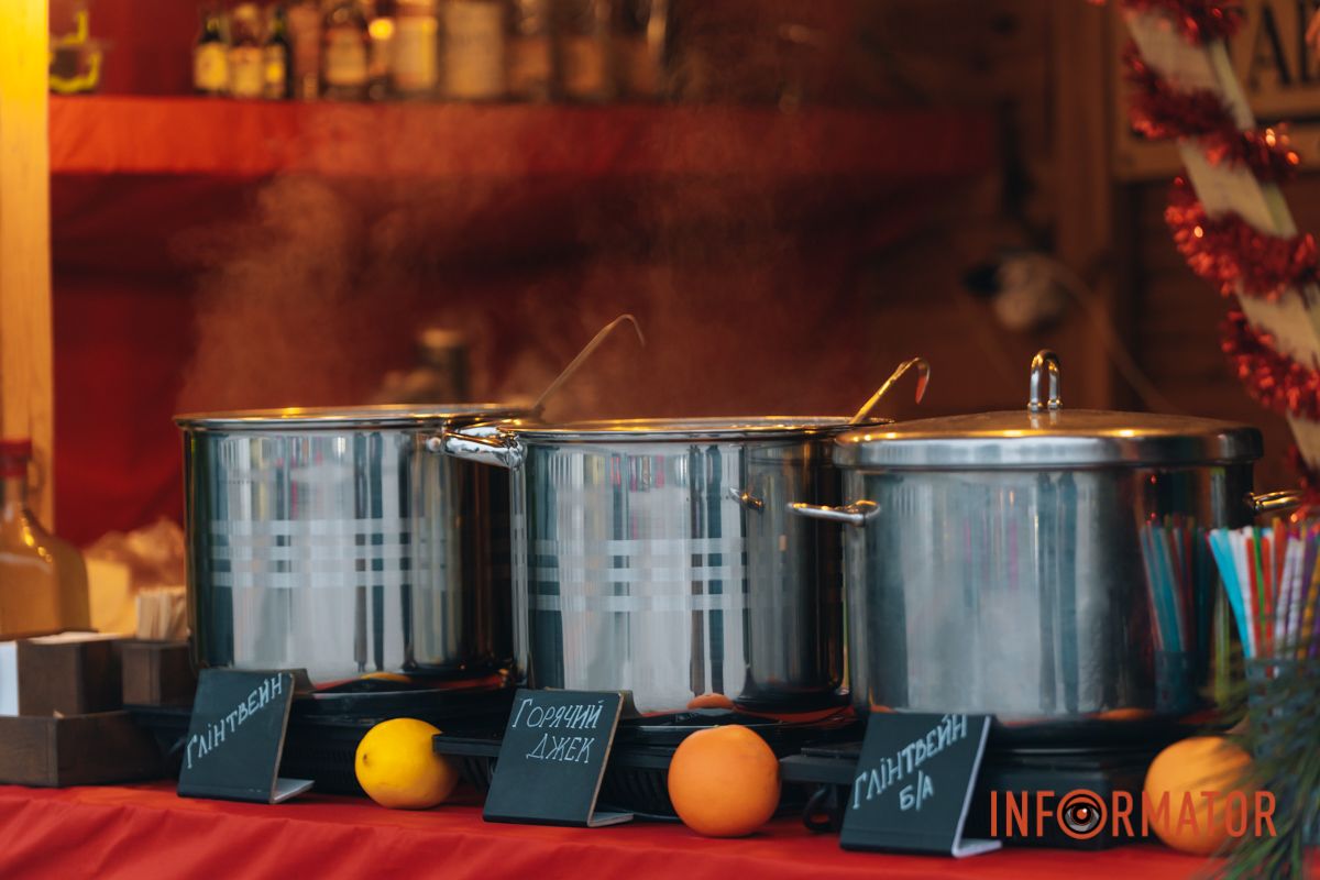 В Днепре у входа в парк Шевченко заработала новогодняя ярмарка с фотозоной: какие цены 32