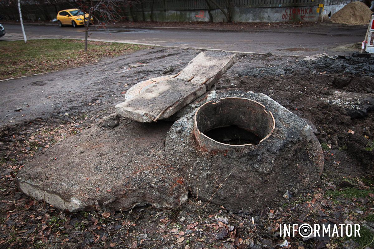 У Дніпрі на Алана Шепарда комунальники вирили велетенську яму та покинули її 4