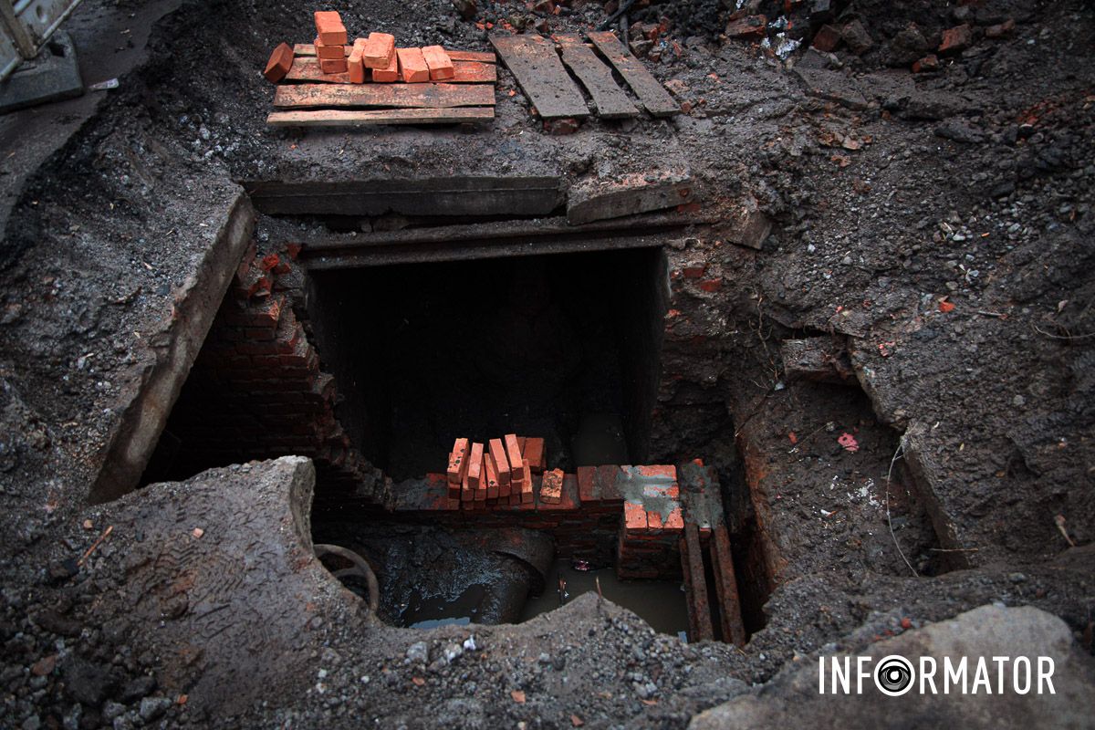 У Дніпрі на Алана Шепарда комунальники вирили велетенську яму та покинули її 3