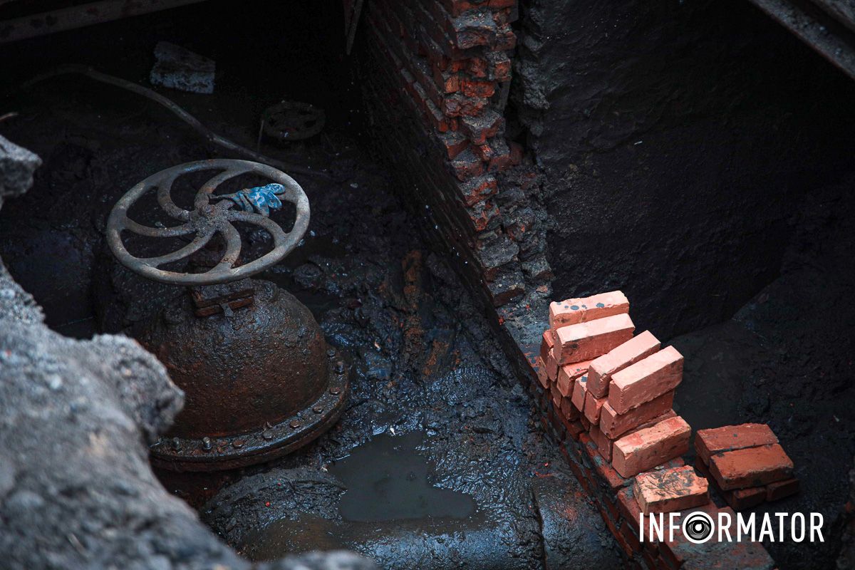 У Дніпрі на Алана Шепарда комунальники вирили велетенську яму та покинули її 5