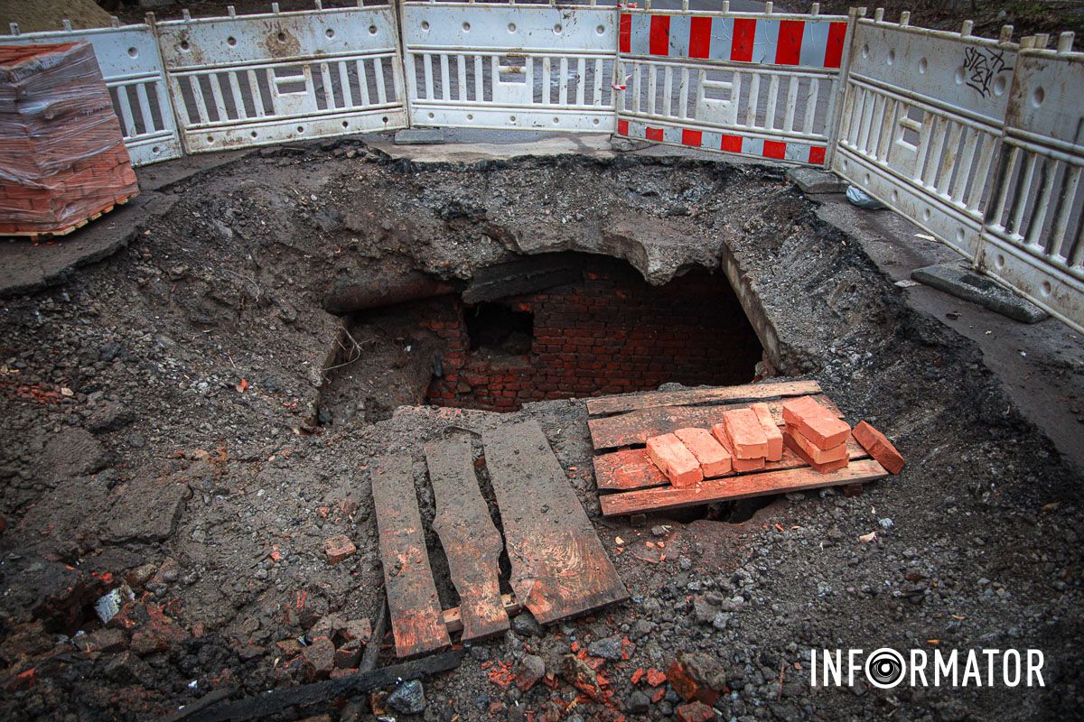 У Дніпрі на Алана Шепарда комунальники вирили велетенську яму та покинули її 12