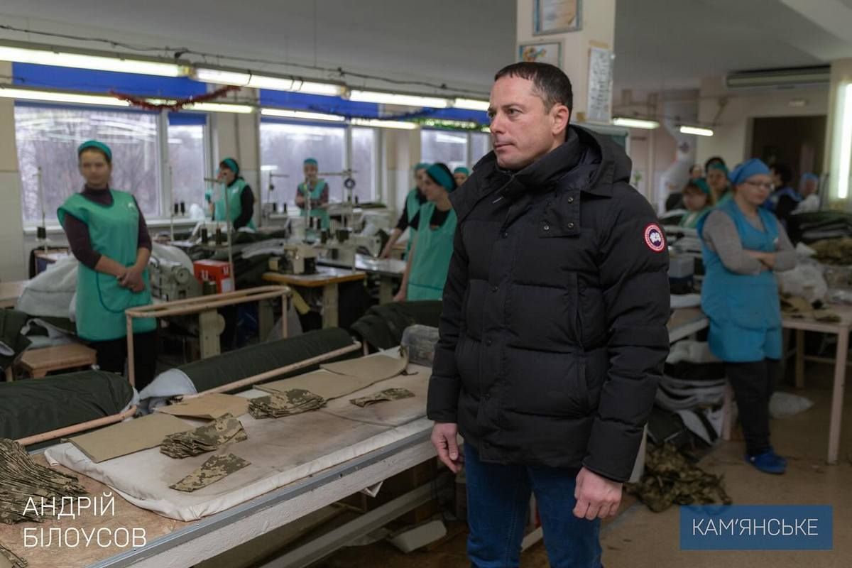 Осмотрел, как организована работа и быт осужденных Посетил производственные помещения, столовую и жилые зоны: мэр Каменского осмотрел исправительную колонию 6