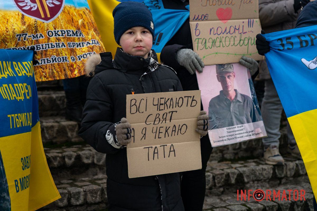 "Не мовчи! Стань голосом полонених!”: у Дніпрі провели акцію на підтримку військовополонених 8