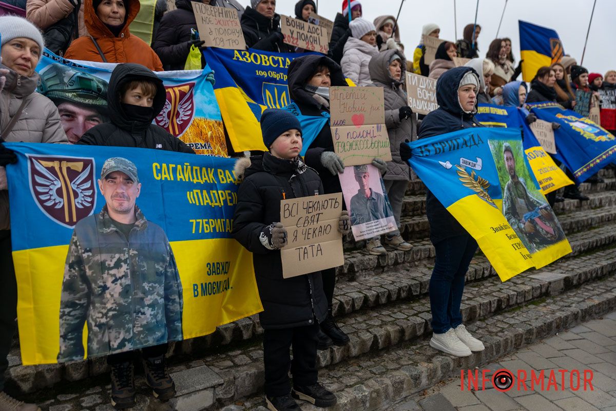 "Не мовчи! Стань голосом полонених!”: у Дніпрі провели акцію на підтримку військовополонених 7