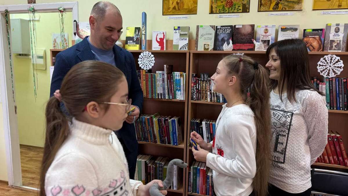 Часть отобрал народный депутат Дмитрий Кисилевский