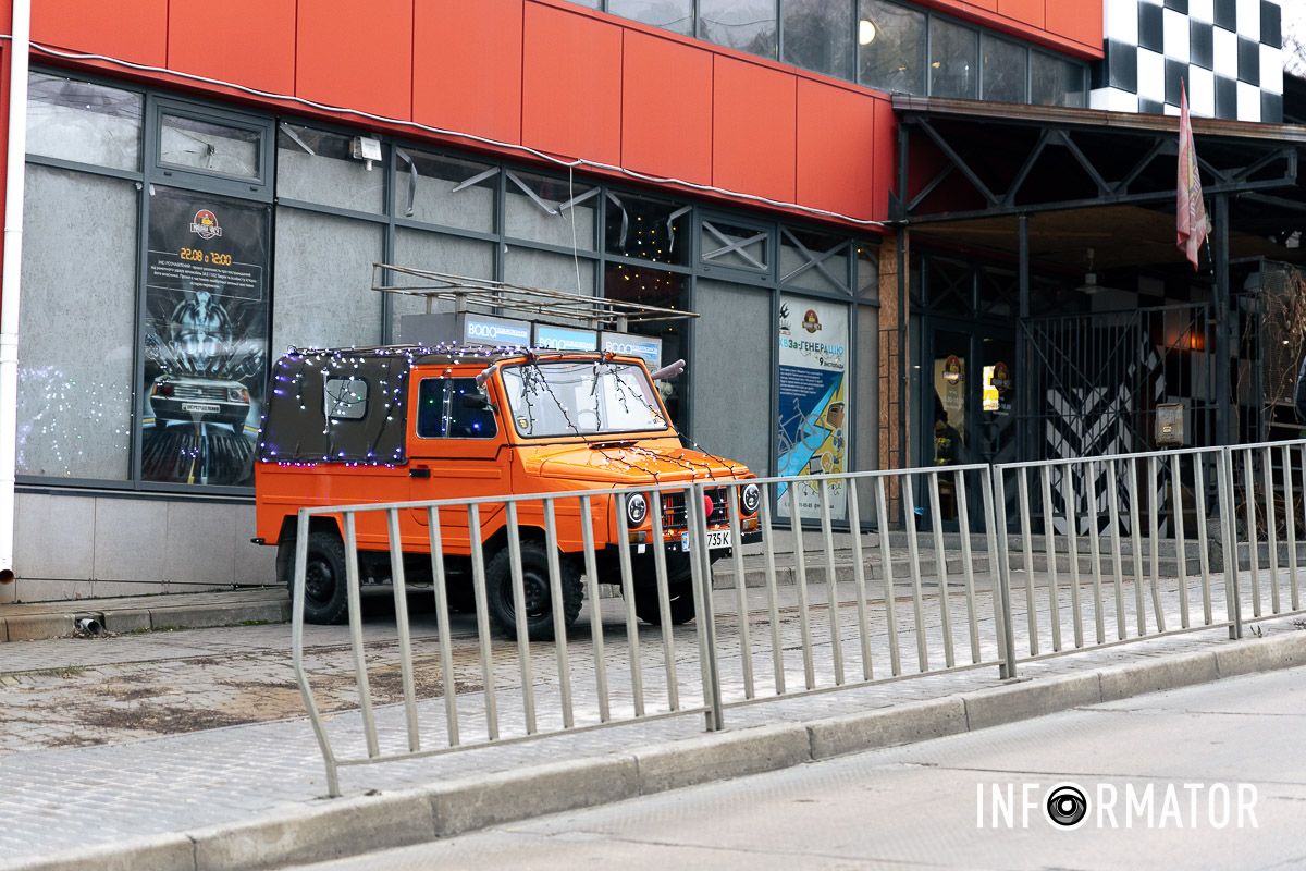 В Днепре проходил запланированный автопробег ретро-машин