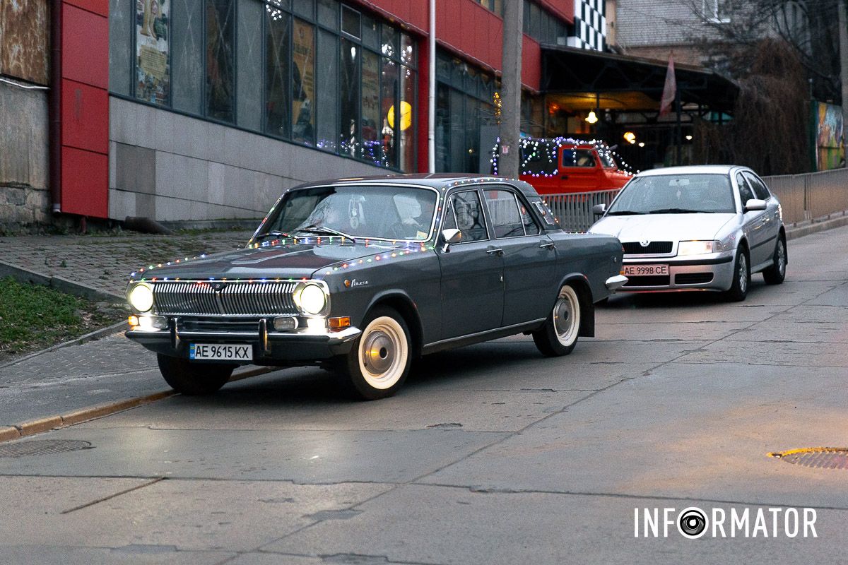 Классический советский автомобиль ГАЗ-24 или 