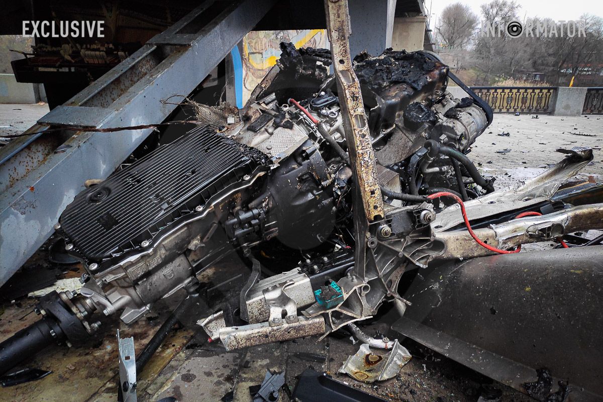 У Дніпрі на Січеславській Набережній BMW на швидкості влетіла в опору мосту: відомо про трьох загиблих 18