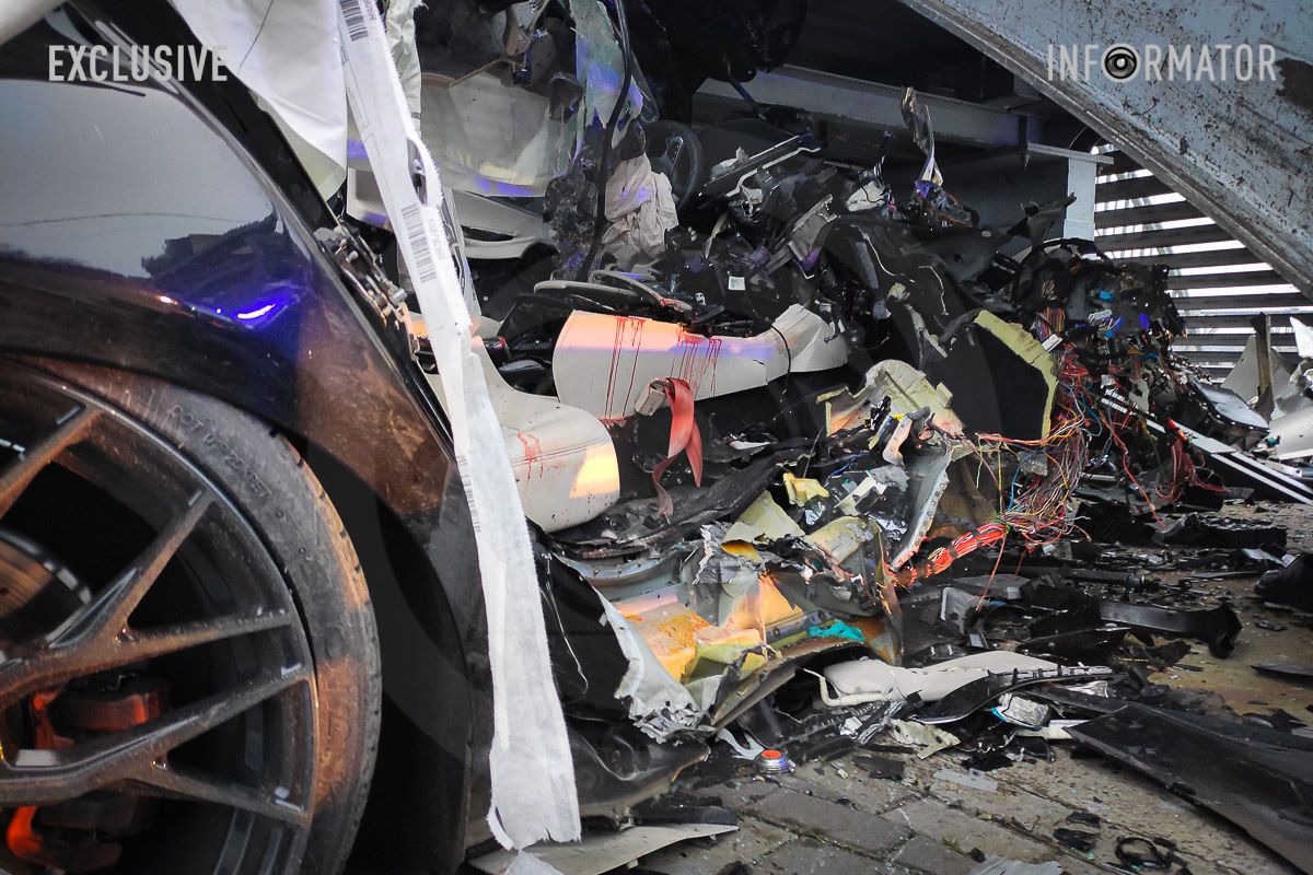 У Дніпрі на Січеславській Набережній BMW на швидкості влетіла в опору мосту: відомо про трьох загиблих 1