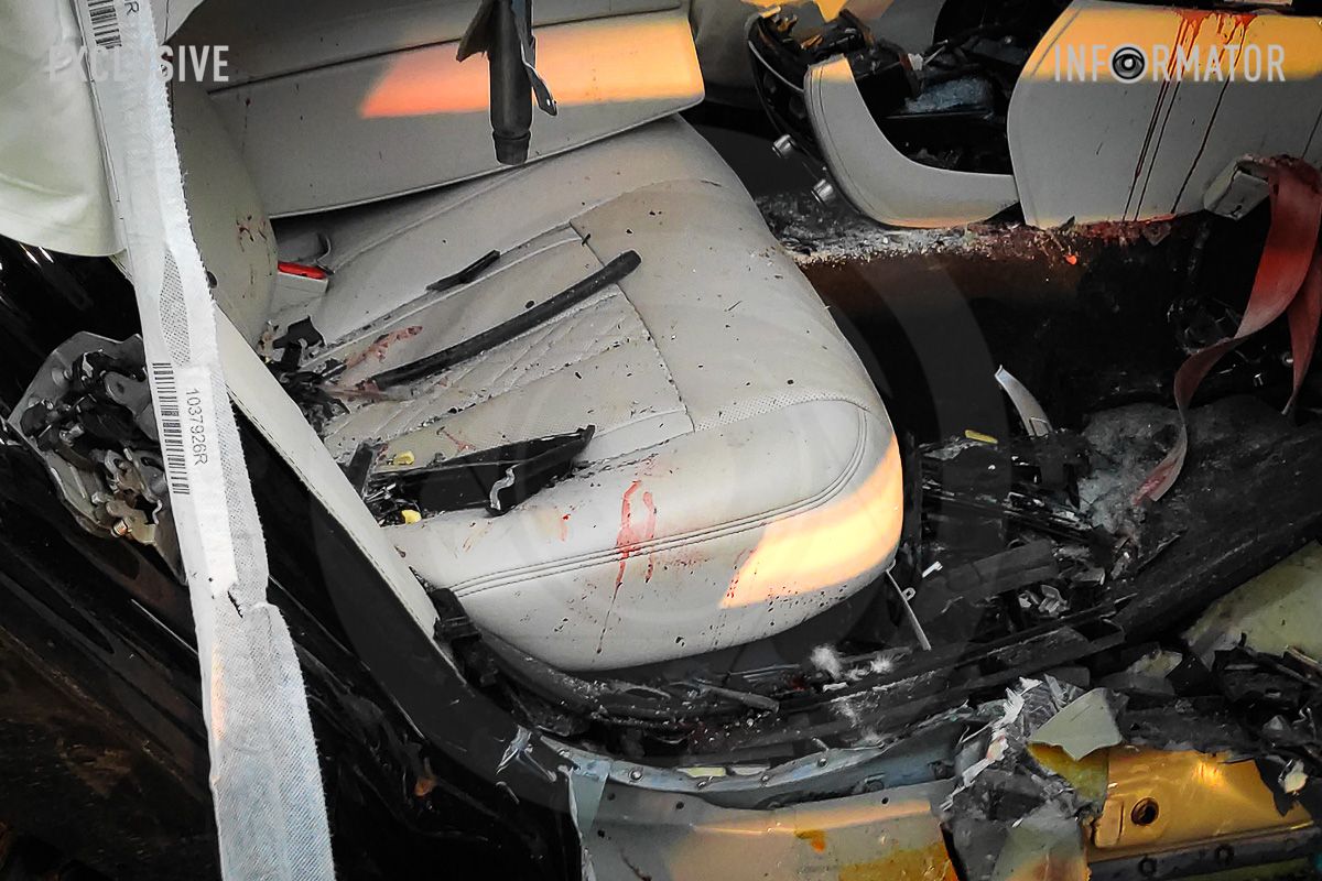 У Дніпрі на Січеславській Набережній BMW на швидкості влетіла в опору мосту: відомо про трьох загиблих 6