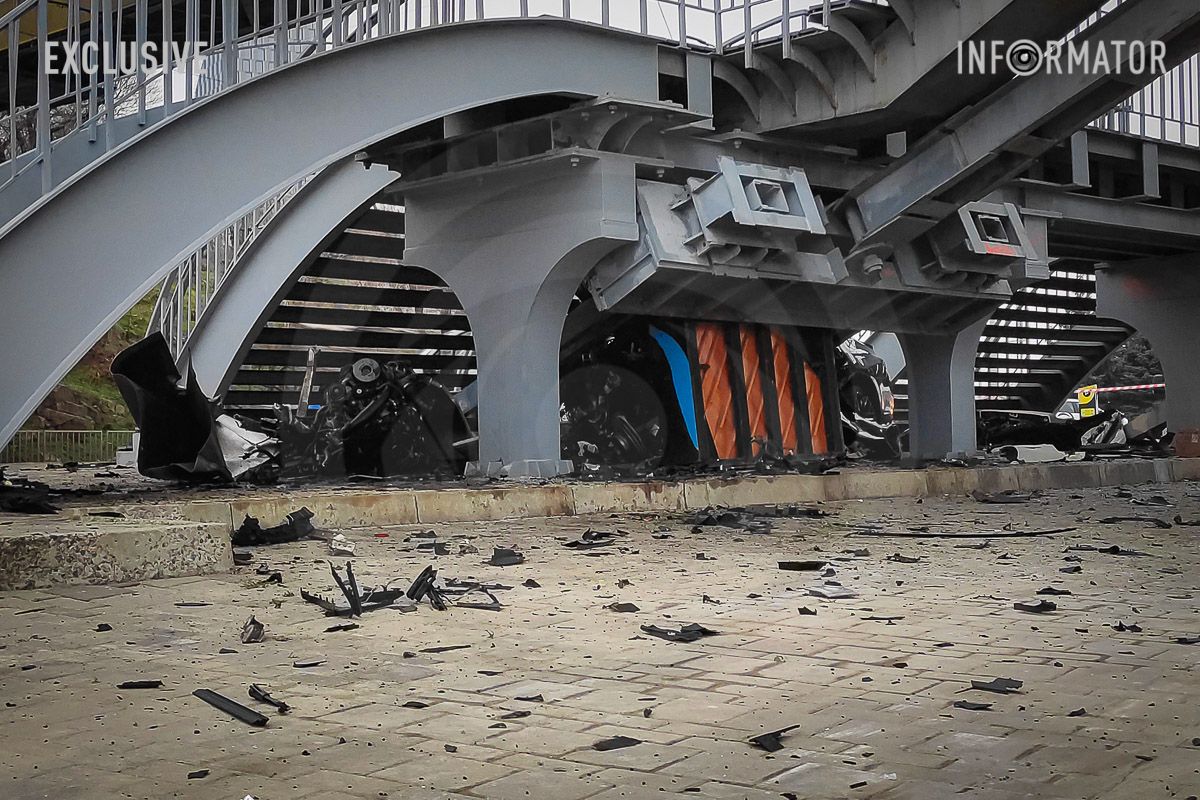 У Дніпрі на Січеславській Набережній BMW на швидкості влетіла в опору мосту: відомо про трьох загиблих 10