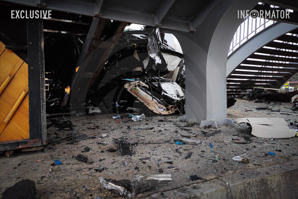 У Дніпрі на Січеславській Набережній BMW на швидкості влетіла в опору мосту: відомо про трьох загиблих 15