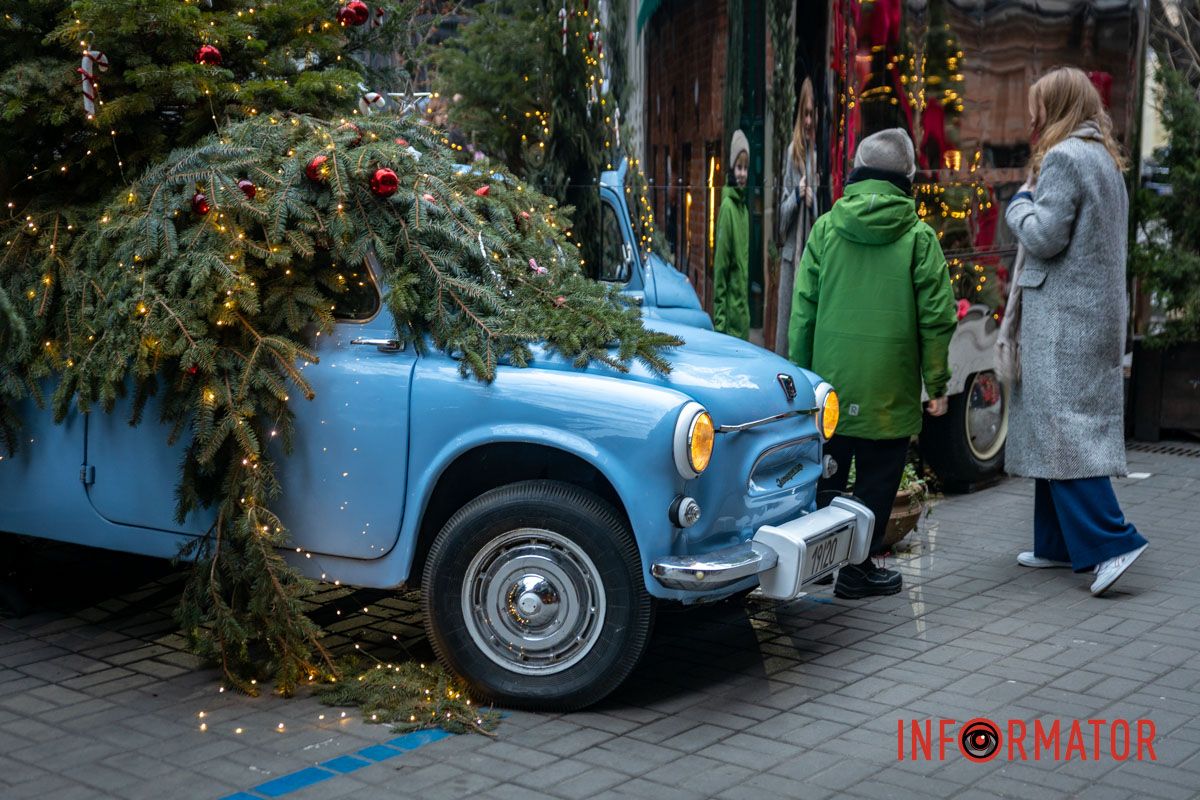 Главным украшением стал небесно-голубой 