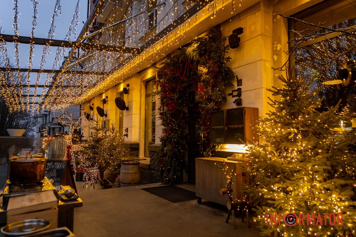 Локация, светящаяся вечером