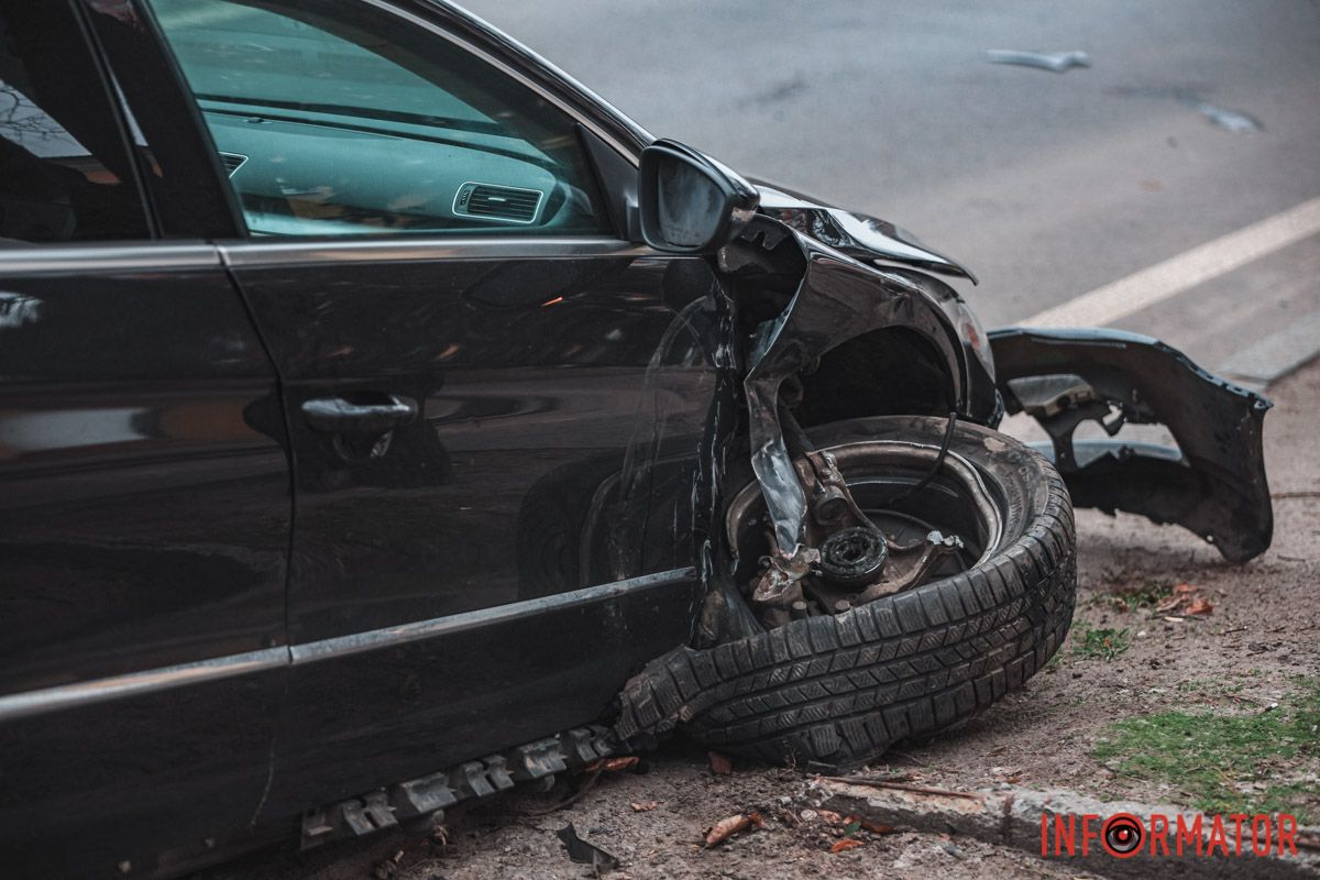 Одне з колег зігнулося