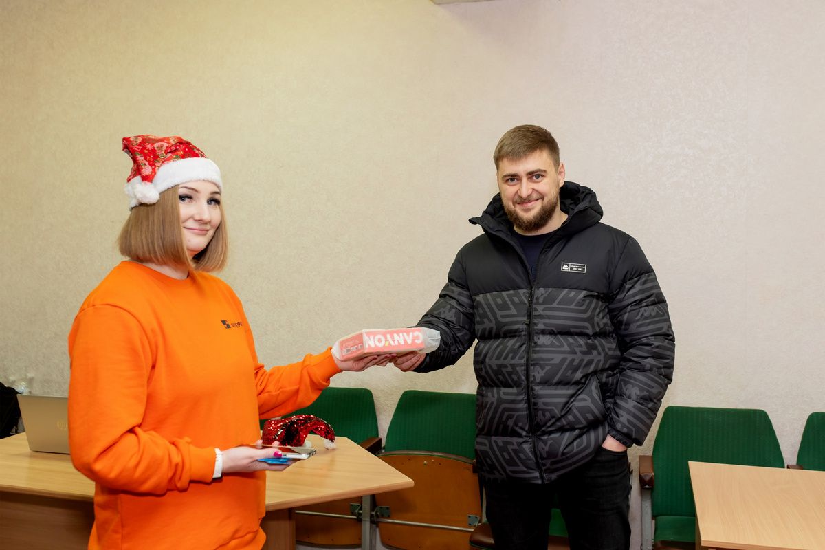 Від початку повномасштабного вторгнення «Інтерпайп» стабільно працює в Дніпрі, Самарі та Нікополі Співробітники «Інтерпайп» отримали подарунки на свята 5