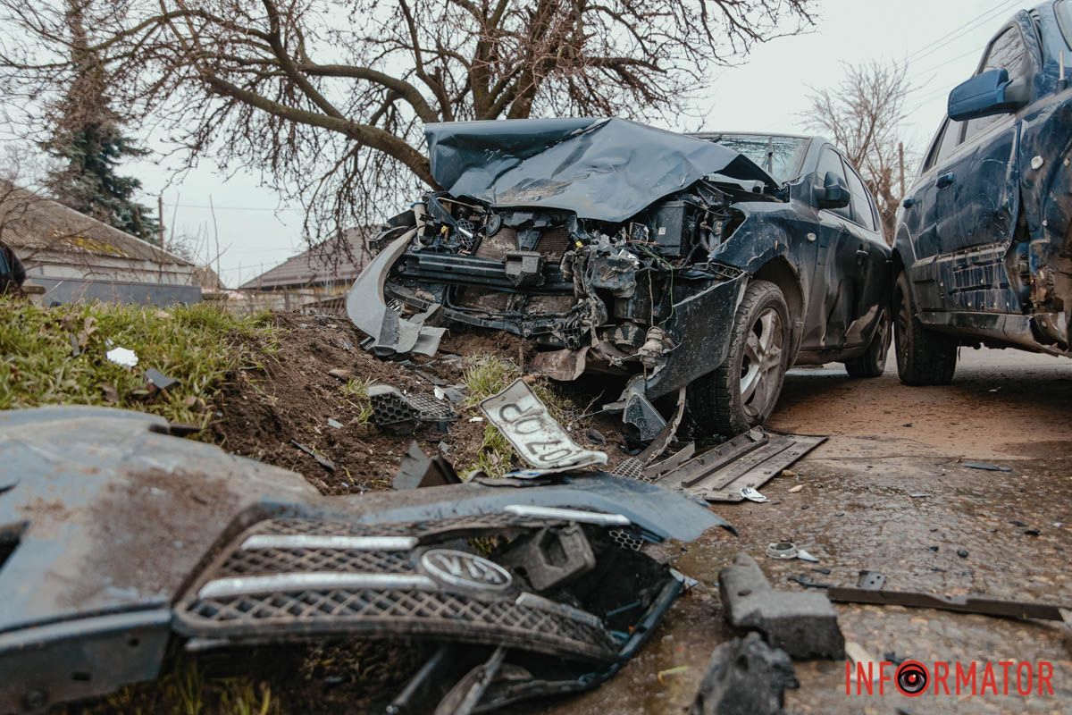 У Дніпрі на Німецькій дорогу не поділили дві Kia: постраждалого забрала «швидка» 11