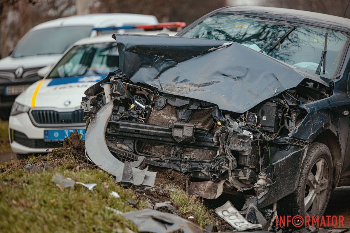 У Дніпрі на Німецькій дорогу не поділили дві Kia: постраждалого забрала «швидка» 5