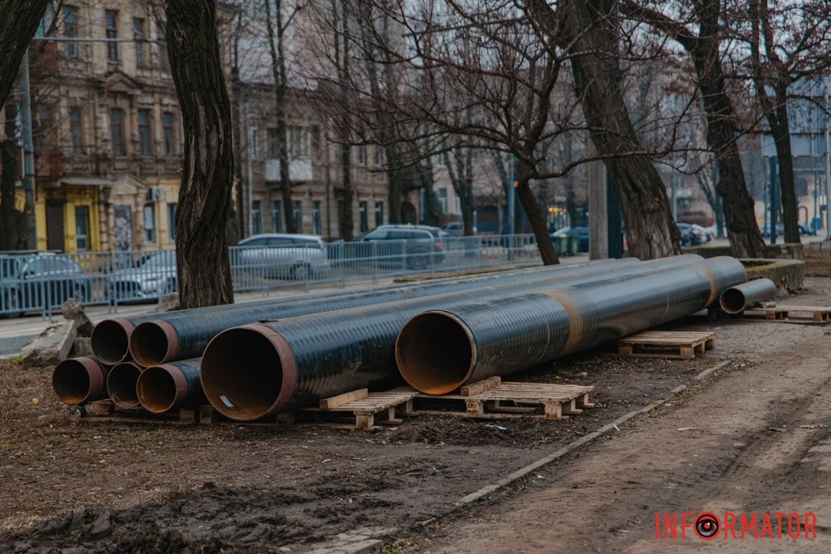 Трубы Обновляют городские коммуникации: в Днепре не успели до конца года завершить ремонт трамвайных путей на проспекте Леси Украинки 21