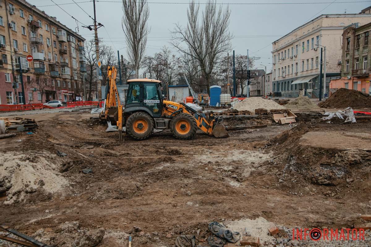 Работы проводятся с учетом долгосрочных перспектив Обновляют городские коммуникации: в Днепре не успели до конца года завершить ремонт трамвайных путей на проспекте Леси Украинки 6