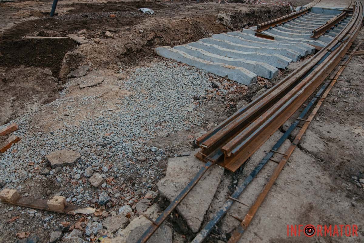 Разрешение продлили до конца января 2025 года Обновляют городские коммуникации: в Днепре не успели до конца года завершить ремонт трамвайных путей на проспекте Леси Украинки 5