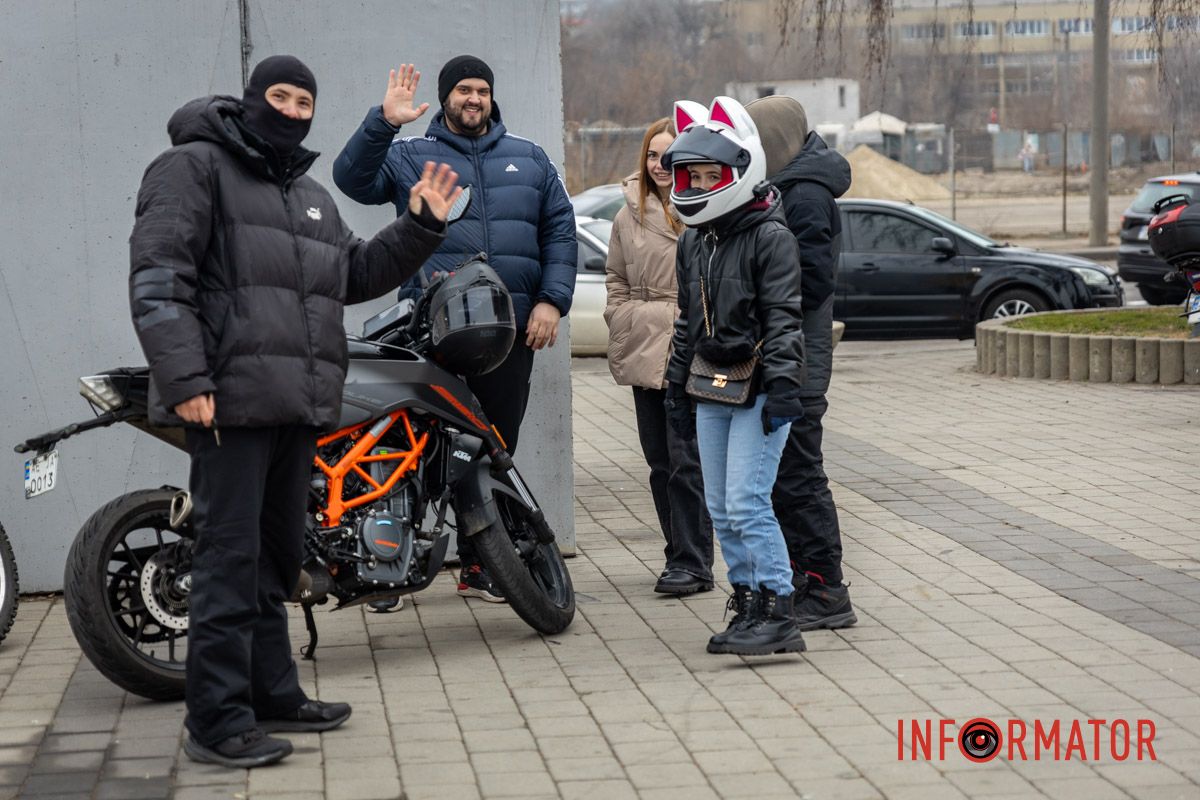 Во вторник, 31 декабря, в Днепре на Фестивальном причале собрались мотоциклисты