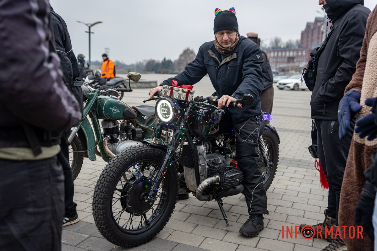 Впечатляющий вид праздничного басня
