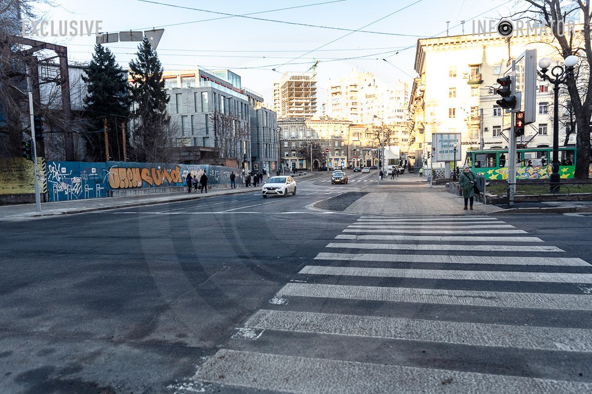 В центре Днепра снизили пешеходные переходы и расширили тротуар 8